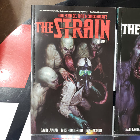 The Strain Volume 1 2 3 4 The Fall Lot of 4 Trade Paperback Graphic Novel Dark Horse TPB