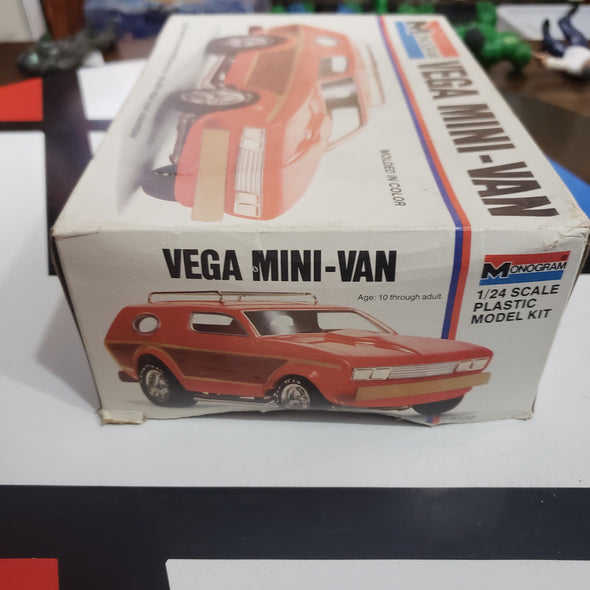 Vega Mini-Van - Monogram 1977 1/24 Scale R15907