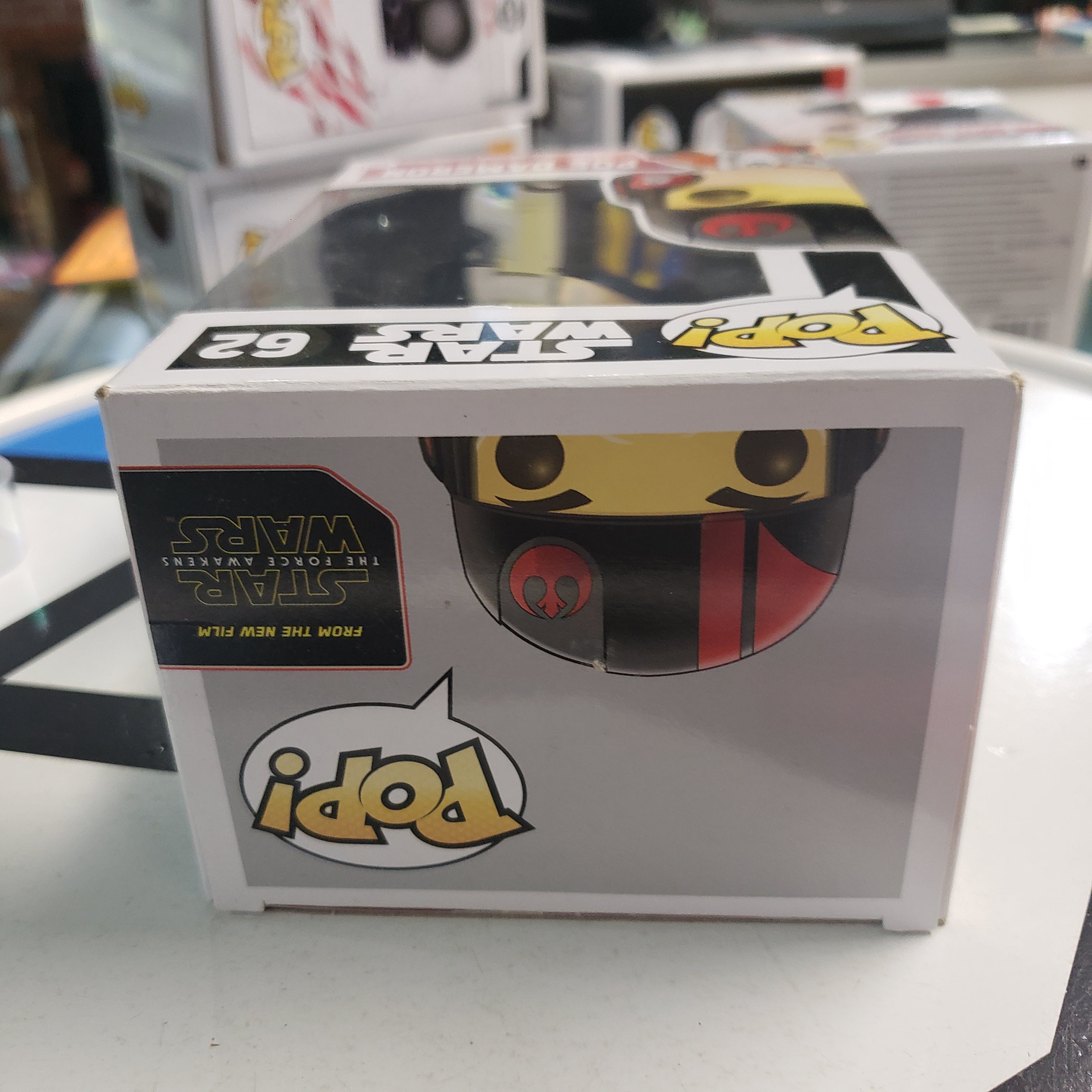 Funko Pop! Star Wars: Poe Dameron (Resistance) #9624 | Vinile Da Collezione 9 Cm