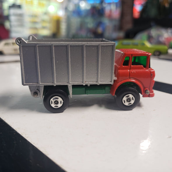 Matchbox Lesney #26 GMC Tipper Truck Diecast 1970 1:64 R16393