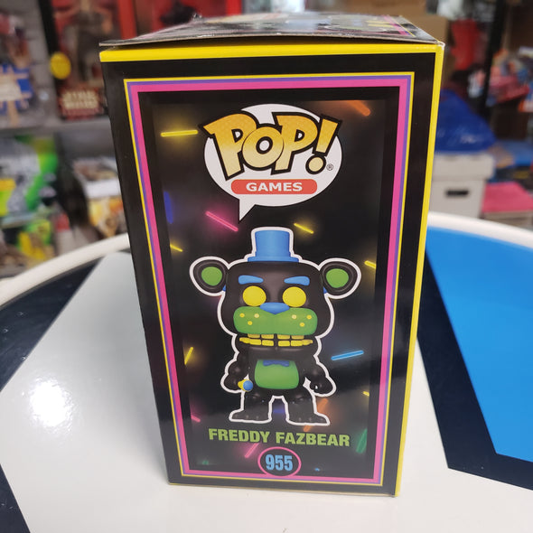 Funko Pop 955 Freddy Fazbear Five Nights At Freddy's Blacklight Hot Topic Exclusive R17083