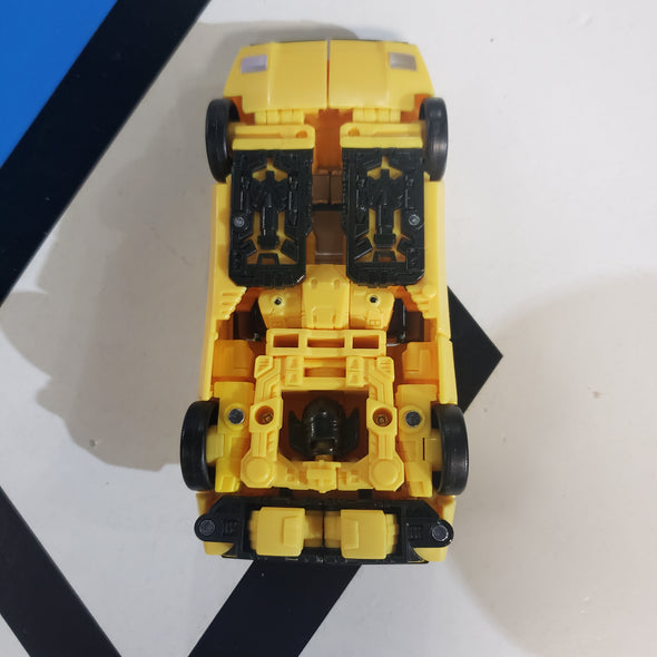 Hasbro Transformers Earthrise WFC Trilogy Sunstreaker Deluxe Class Transforming Action Figure War For Cybertron R19137
