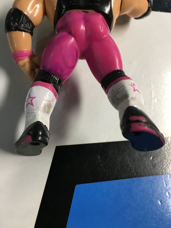 WWF Hasbro Series 4 Bret Hart (Black Shirt Pink Heart) With Hart Attack! 1992 Wrestling Action Figure R7089