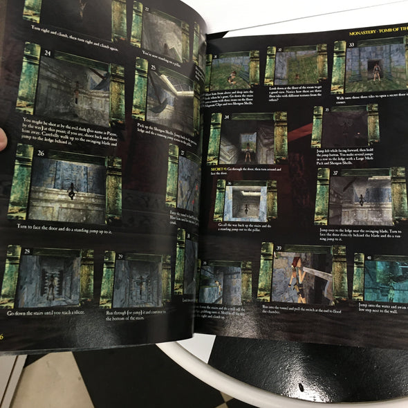 PlayStation PS1 Tomb Raider The Official Strategy Guide PC CD Sega Saturn Book R18709