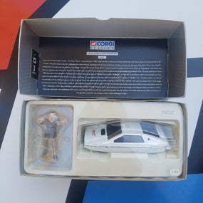 James Bond 007 Collection Corgi Classics Lotus Esprit & Jaws Figure Set 65001 Scale Die Cast Vehicle