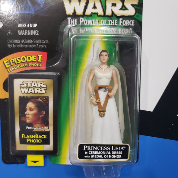 Kenner Star Wars Power of the Force FlashBack Photo Princess Leia in Ceremonial Dress POTF Green Card Action Figure